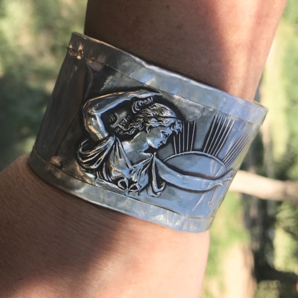 Athena Goddess Columbia Antique Solid Sterling Silver 925 Cuff Bracelet Museum - Picture 8 of 9